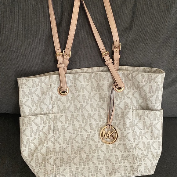 Michael Kors tote - Picture 5 of 6